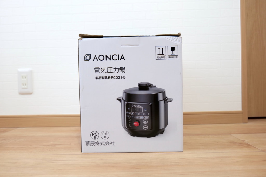 AONCIAの電気圧力鍋の箱