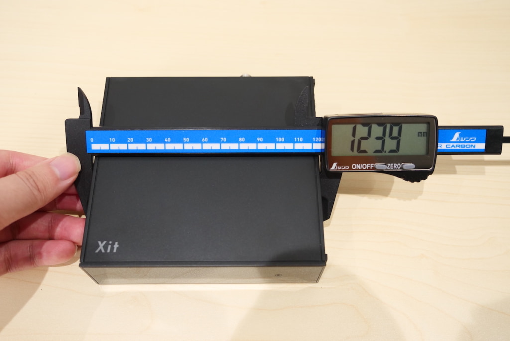 PIXELA Xit AirBox (XIT-AIR120CW) を計測している様子