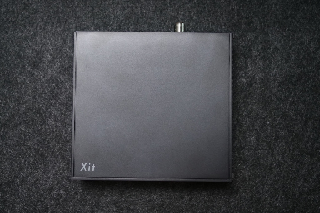 PIXELA Xit AirBox (XIT-AIR120CW) の上部