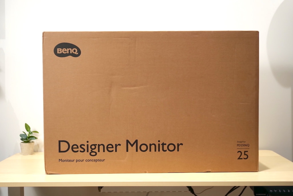 BenQ PD2506Qの箱